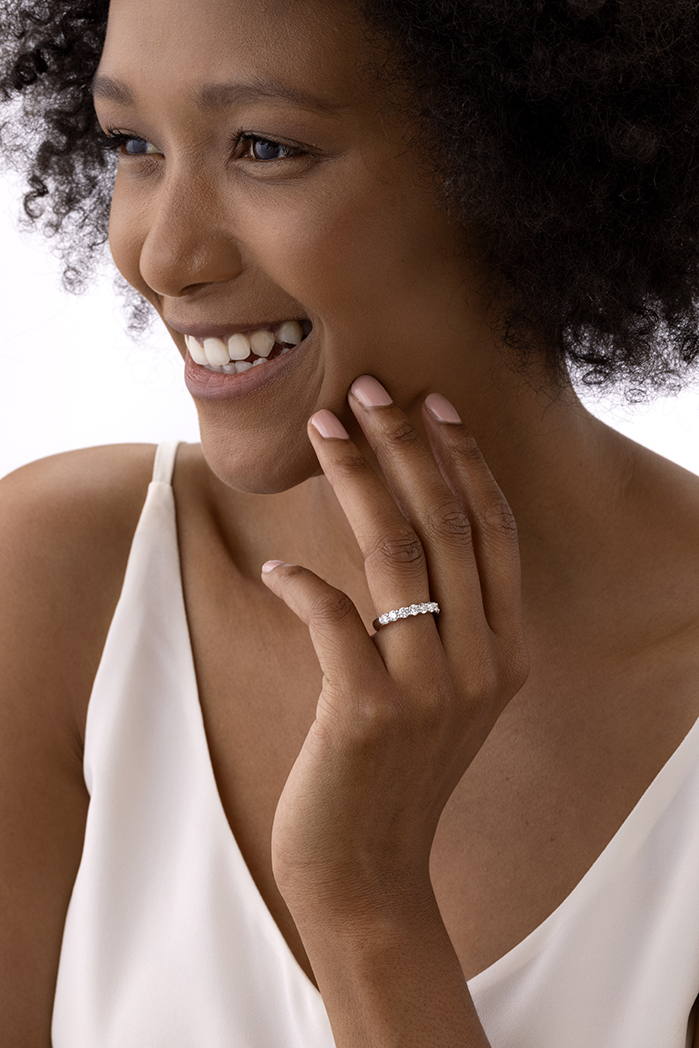 Signature 11 Stone Band