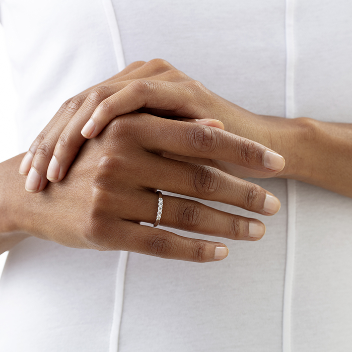 Signature 5 Stone Band