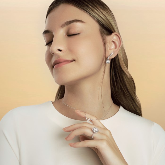 Vela Drop Earring